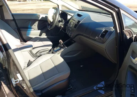 2017 Kia Forte Lx из США, поврежденный, VIN 3KPFL4A76HE051641